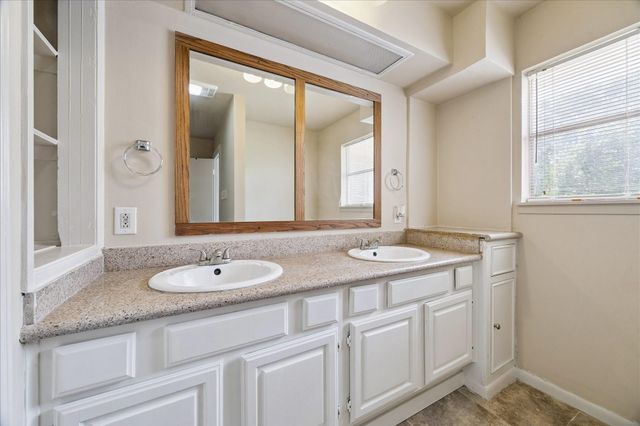 9321 Saddle Lane, Houston, TX 77080