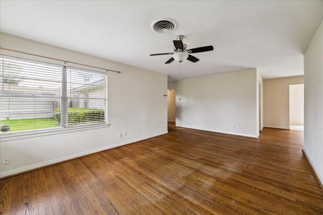 9321 Saddle Lane, Houston, TX 77080