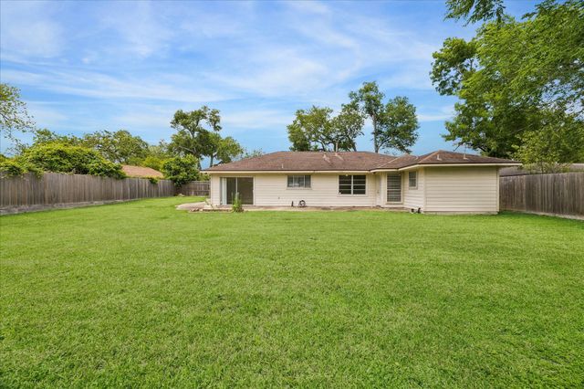 9321 Saddle Lane, Houston, TX 77080