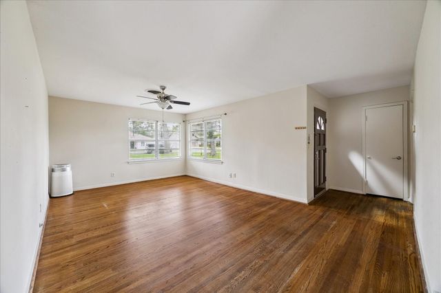 9321 Saddle Lane, Houston, TX 77080