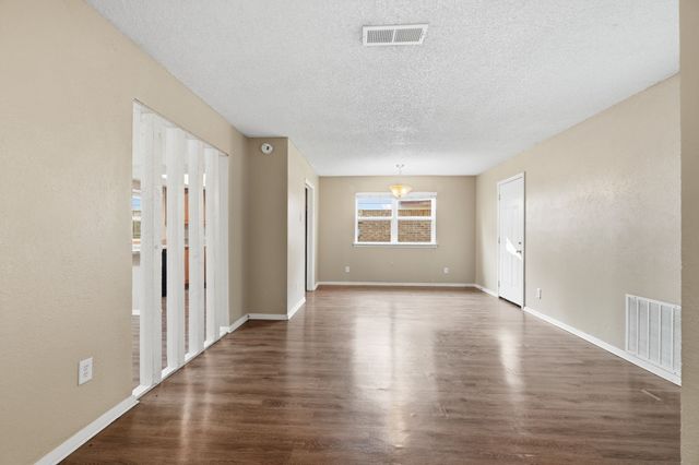 705 Via Avenida, Mesquite, TX 75150