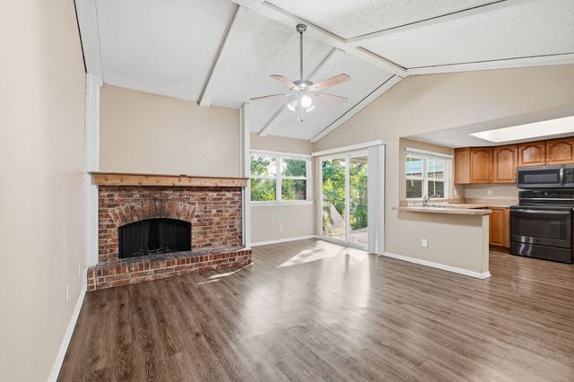 705 Via Avenida, Mesquite, TX 75150