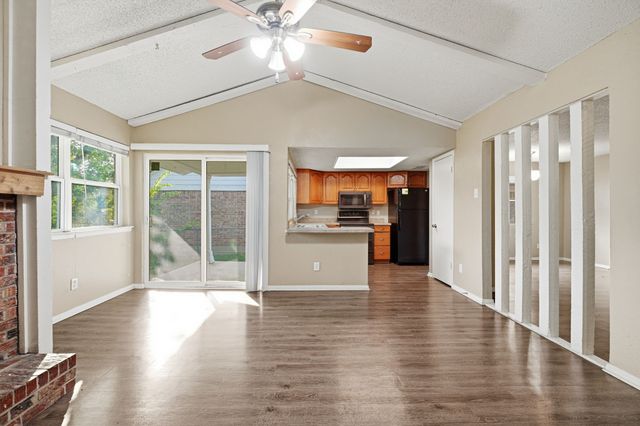 705 Via Avenida, Mesquite, TX 75150