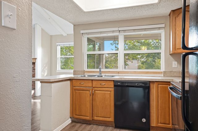 705 Via Avenida, Mesquite, TX 75150