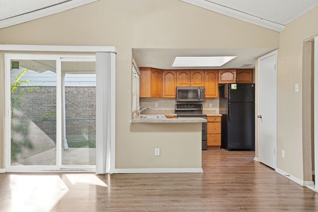 705 Via Avenida, Mesquite, TX 75150