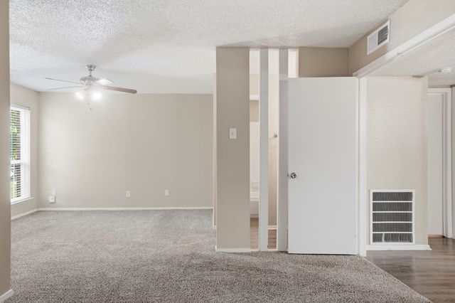 705 Via Avenida, Mesquite, TX 75150