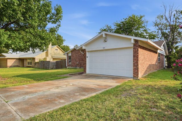 705 Via Avenida, Mesquite, TX 75150