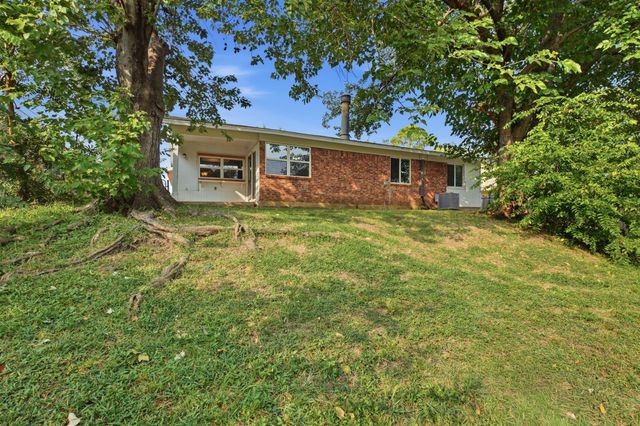 705 Via Avenida, Mesquite, TX 75150
