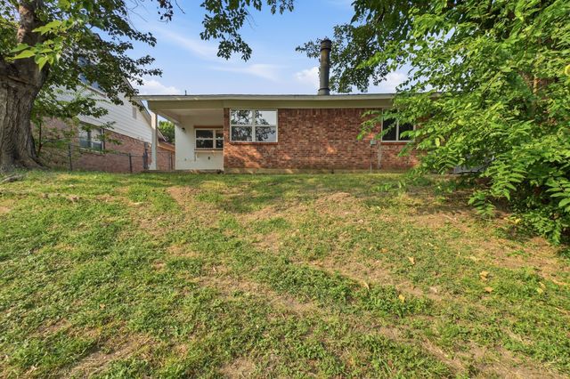705 Via Avenida, Mesquite, TX 75150