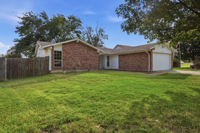 705 Via Avenida, Mesquite, TX 75150