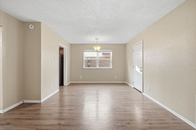 705 Via Avenida, Mesquite, TX 75150