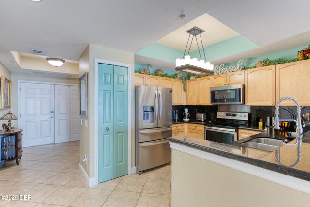 2 Oceans West Blvd Apt 1802, Daytona Beach Shores, FL 32118