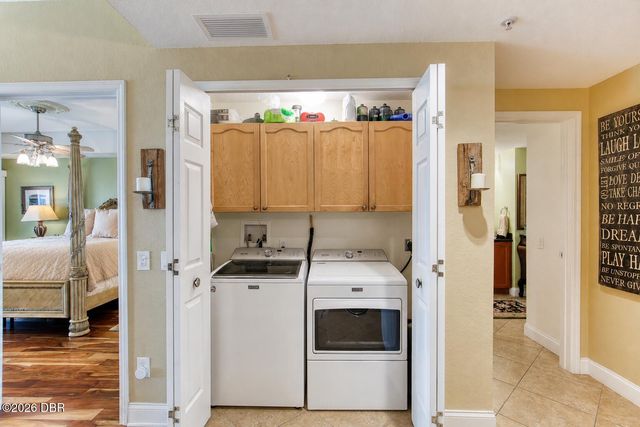2 Oceans West Blvd Apt 1802, Daytona Beach Shores, FL 32118