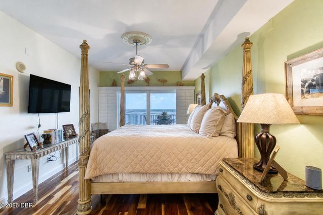 2 Oceans West Blvd Apt 1802, Daytona Beach Shores, FL 32118