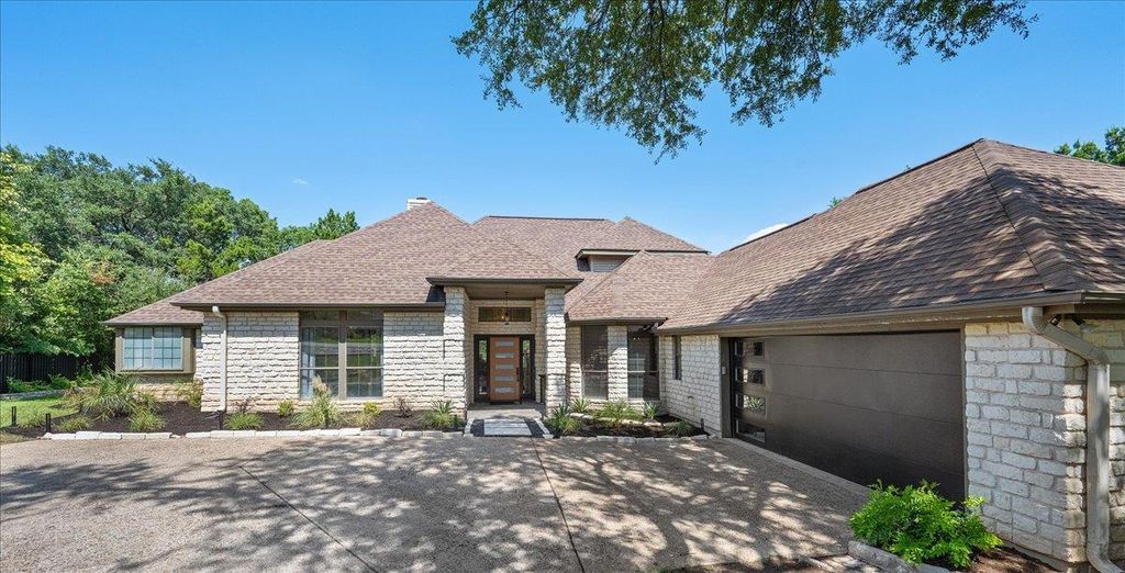 105 Rupen DR, Lakeway, TX 78734