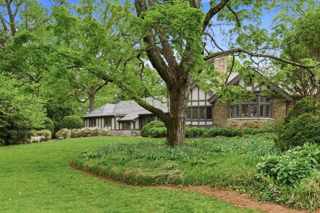 3800 Woodlawn Dr, Nashville, TN 37215