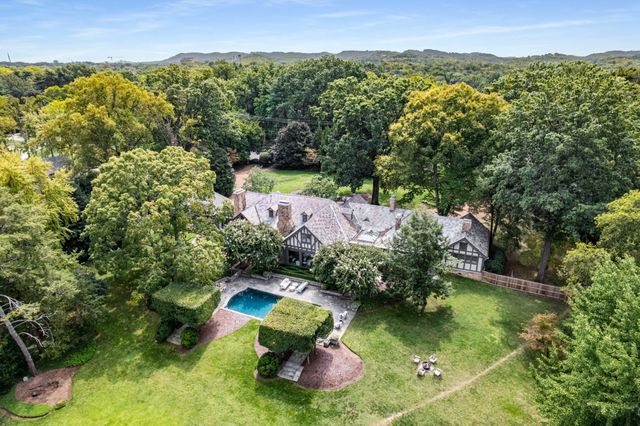 3800 Woodlawn Dr, Nashville, TN 37215