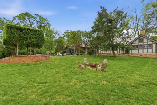 3800 Woodlawn Dr, Nashville, TN 37215