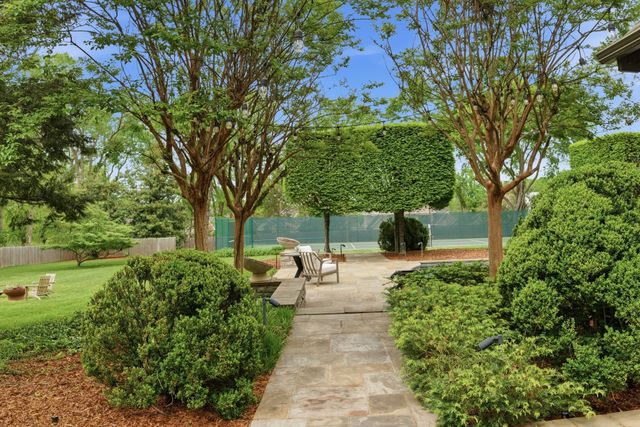 3800 Woodlawn Dr, Nashville, TN 37215