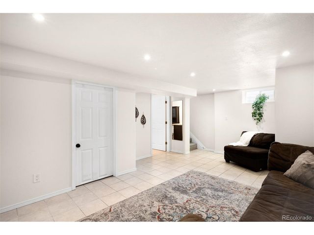 3000 Ivy St, Denver, CO 80207