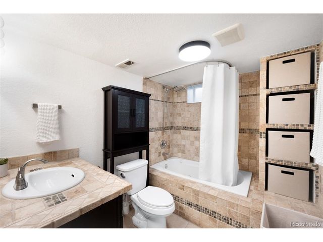 3000 Ivy St, Denver, CO 80207