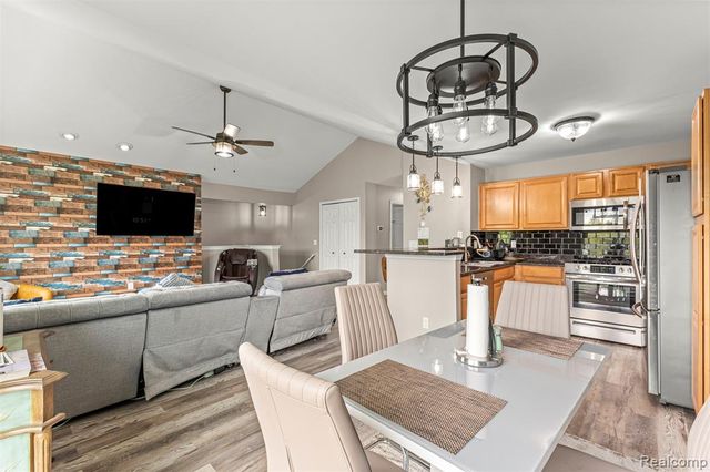 16015 Morningside, Northville, MI 48168