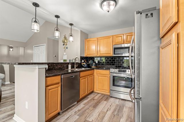 16015 Morningside, Northville, MI 48168