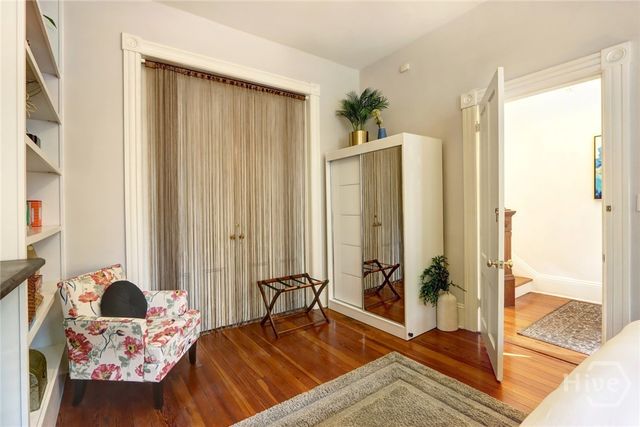 220 E State Street, Savannah, GA 31401