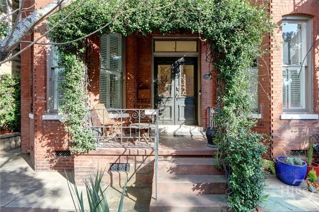 220 E State Street, Savannah, GA 31401