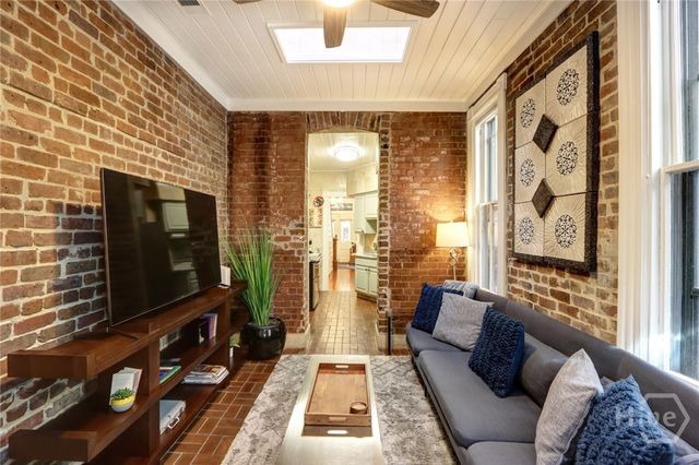 220 E State Street, Savannah, GA 31401