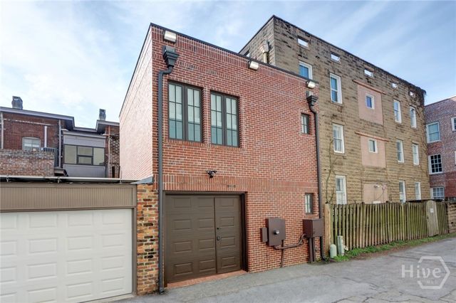 220 E State Street, Savannah, GA 31401