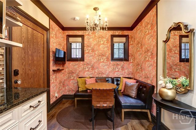 220 E State Street, Savannah, GA 31401