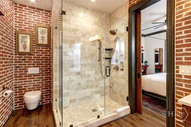 220 E State Street, Savannah, GA 31401