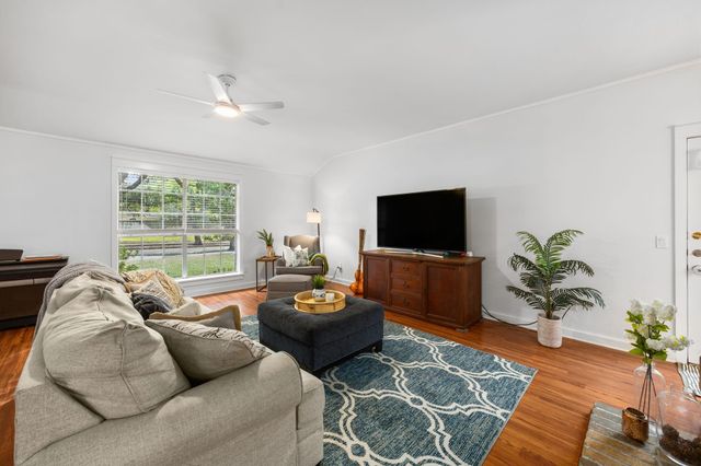 3807 Flintrock Lane, Sugar Land, TX 77479