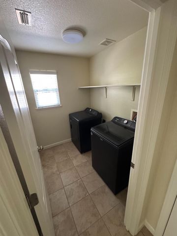 17359 Stone Celler Way, Lathrop, CA 95330