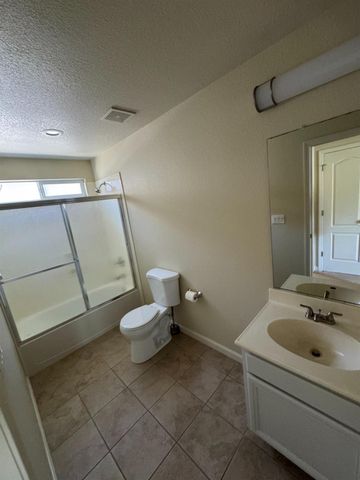17359 Stone Celler Way, Lathrop, CA 95330