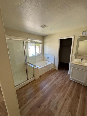 17359 Stone Celler Way, Lathrop, CA 95330