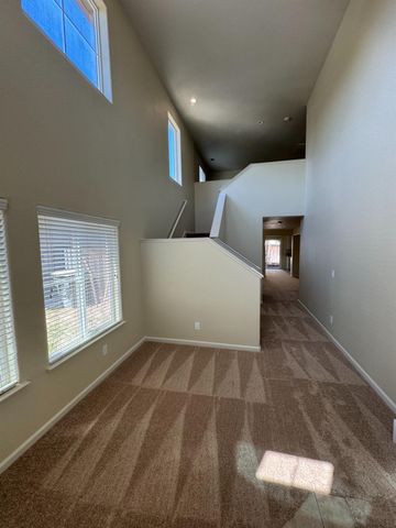 17359 Stone Celler Way, Lathrop, CA 95330