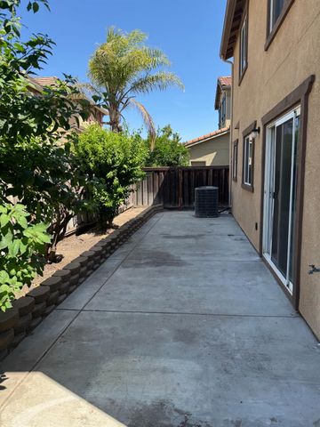 17359 Stone Celler Way, Lathrop, CA 95330