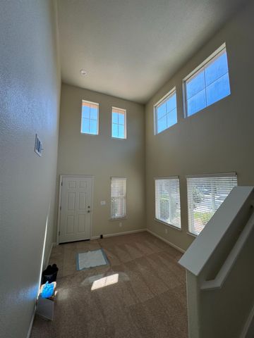 17359 Stone Celler Way, Lathrop, CA 95330