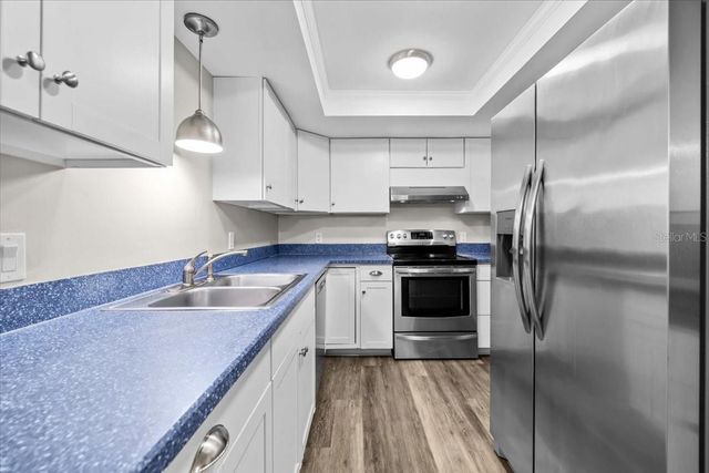 413 S BAYSHORE BOULEVARD B2, Safety Harbor, FL 34695