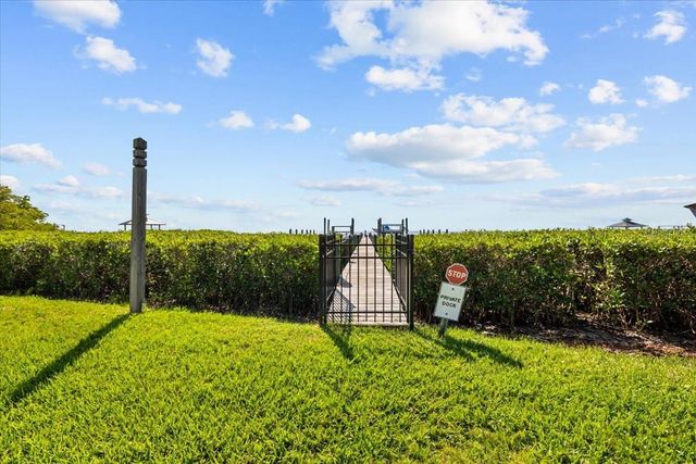 413 S BAYSHORE BOULEVARD B2, Safety Harbor, FL 34695