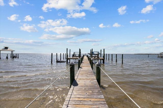 413 S BAYSHORE BOULEVARD B2, Safety Harbor, FL 34695