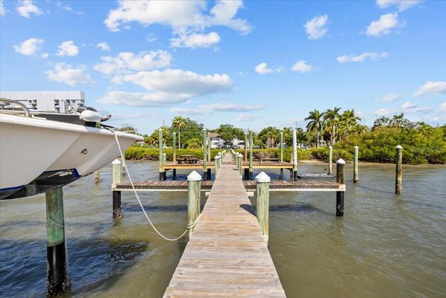 413 S BAYSHORE BOULEVARD B2, Safety Harbor, FL 34695