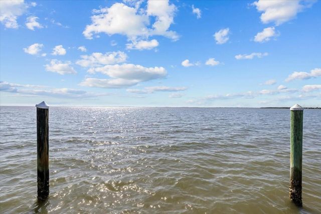 413 S BAYSHORE BOULEVARD B2, Safety Harbor, FL 34695