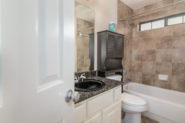 3023 Royal Oaks Grove, Houston, TX 77082