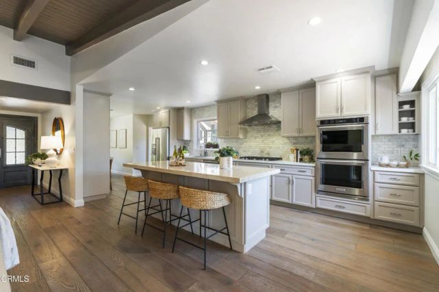 3900 Ferntree Place, Glendale, CA 91214