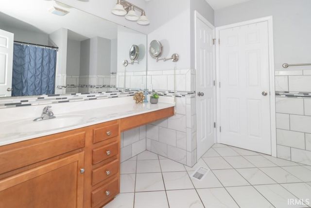 1410 Woodbrooke Drive, New Castle, IN 47362