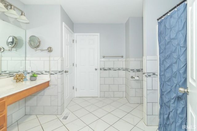 1410 Woodbrooke Drive, New Castle, IN 47362