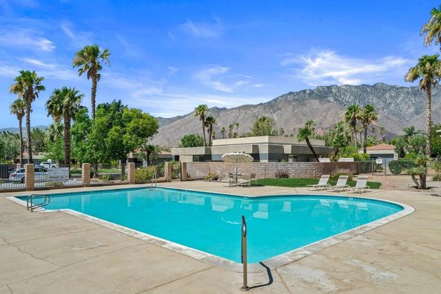 2901 Sunflower Circle W, Palm Springs, CA 92262